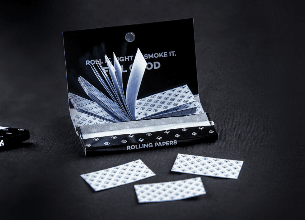 Customized Rolling Papers | Boost your branding in the industry